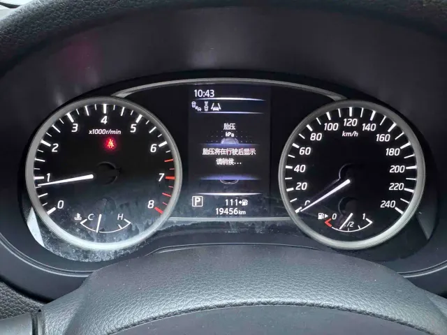 Nissan Tiida — Фото автомобиля 7