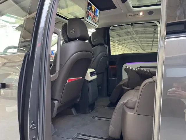 Li Auto Li Auto MEGA 2024 Ultra — Фото автомобиля 15