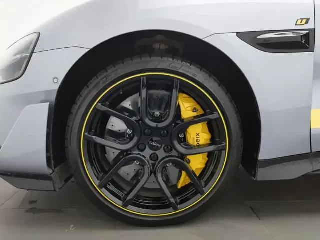 Xiaomi Auto Xiaomi SU7 Ultra 2025 Model Ultra — Фото автомобиля 17