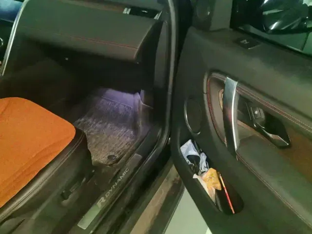 Land Rover Discovery Sport — Фото автомобиля 8