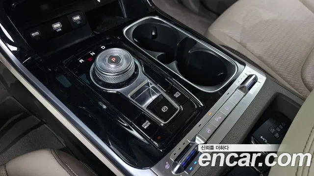 Kia Carnival Generation 4 — Фото автомобиля 9