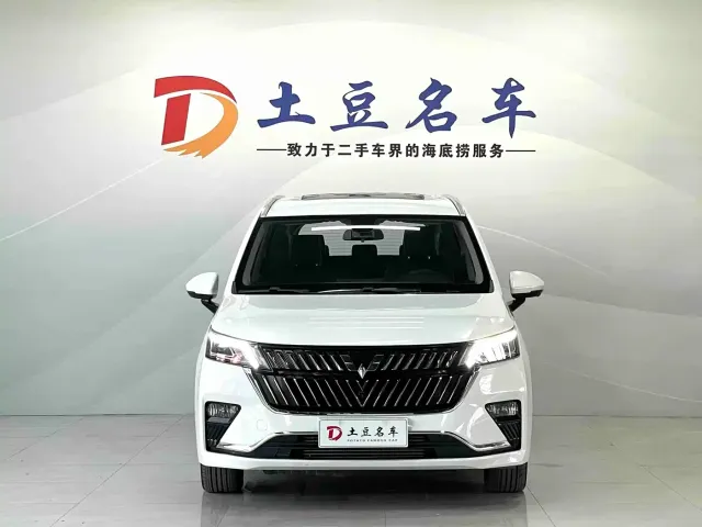 Wuling Jiachen — Фото автомобиля 2