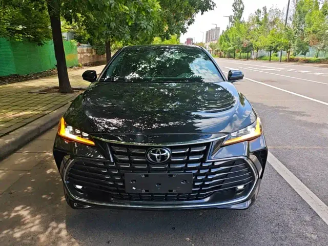 Toyota Avalon — Фото автомобиля 2
