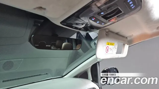Hyundai Staria Staria 4WD Lounge 9 мест — Фото автомобиля 16