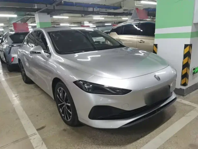 Roewe D7 — Фото автомобиля 3