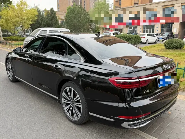 Audi A8 — Фото автомобиля 4