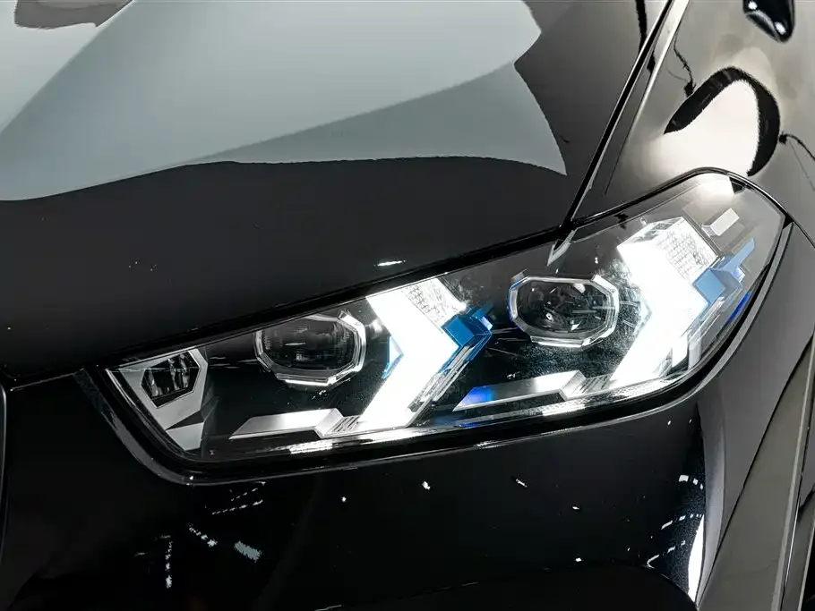 BMW BMW X5 2026 xDrive 40Li M Sport Night Edition Package — Фото автомобиля 4