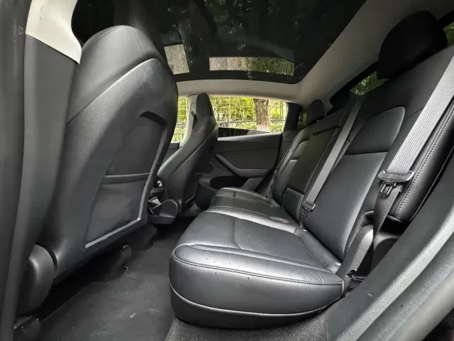 Tesla Model Y — Фото автомобиля 9