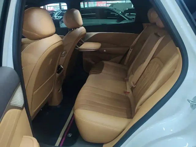 Dongfeng Aeolus L8 — Фото автомобиля 16