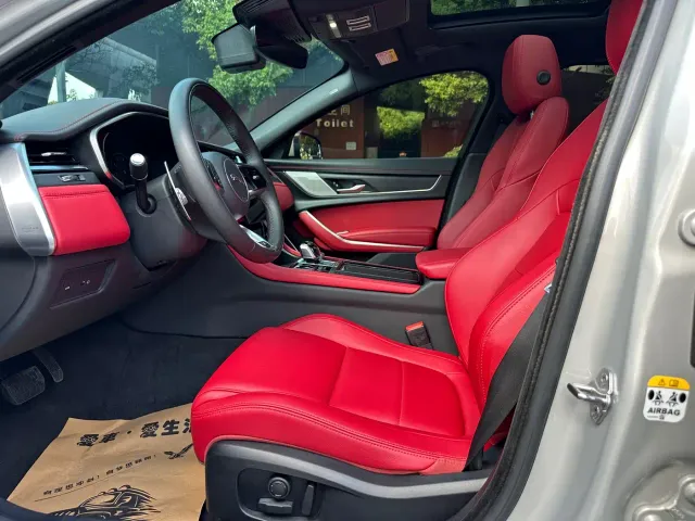 Jaguar XFL — Фото автомобиля 10