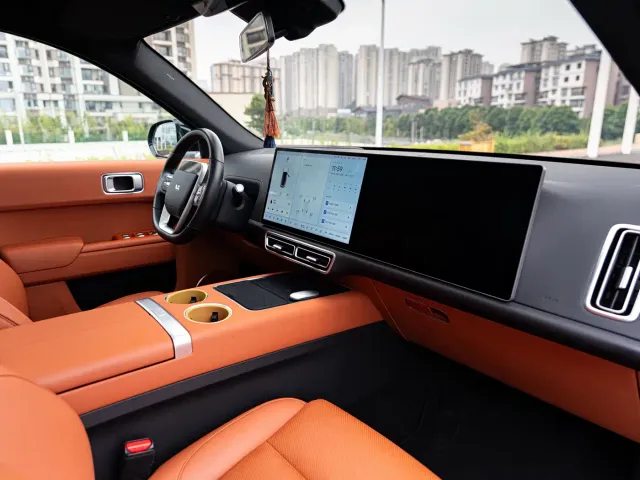 Li Auto L7 — Фото автомобиля 7