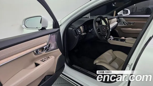Volvo S90 — Фото автомобиля 10