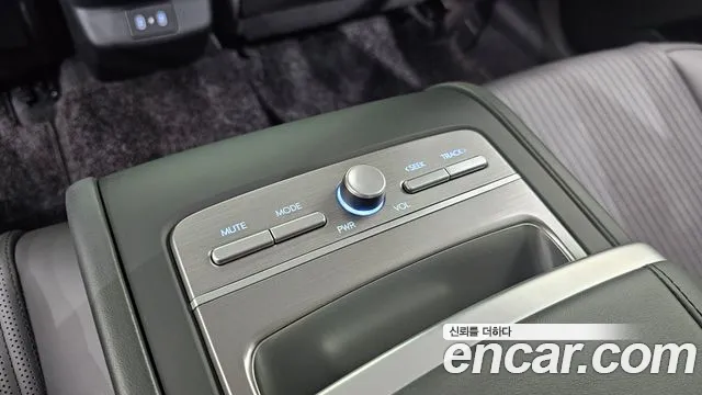 Hyundai Grandeur Grandeur (GN7) 2.5 Бензин 2WD — Фото автомобиля 26
