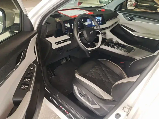 Changan CS75 Plus — Фото автомобиля 15