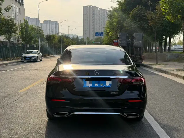 Mercedes-Benz E-Class — Фото автомобиля 8