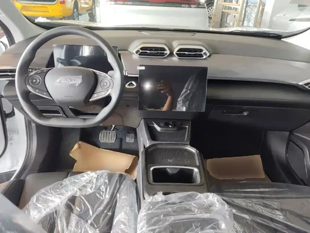 Dongfeng SKY EV01 — Фото автомобиля 9
