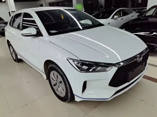 BYD e2 — Фото автомобиля 3