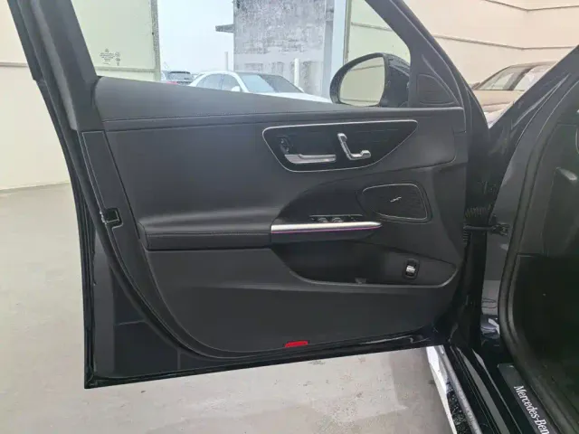 Mercedes-Benz C-Class — Фото автомобиля 4