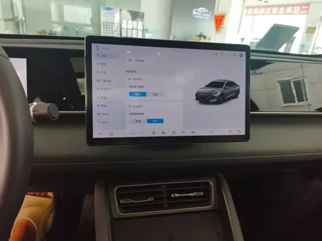 BYD Qin L — Фото автомобиля 12