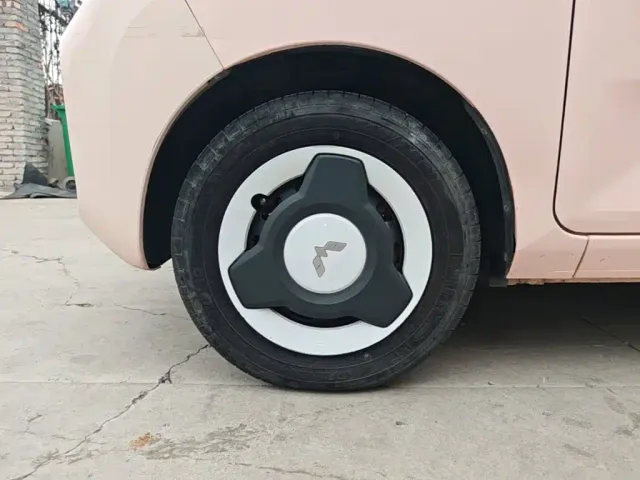 Wuling Hongguang Mini EV — Фото автомобиля 22