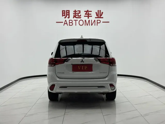 Mitsubishi Outlander — Фото автомобиля 10