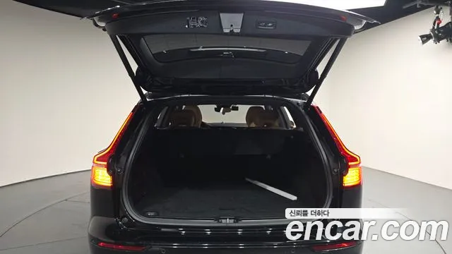 Вольво V60 V60 Cross Country 2 поколение B5 Ultimate AWD — Фото автомобиля 16