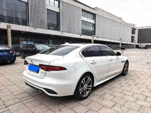 Jaguar XEL — Фото автомобиля 4