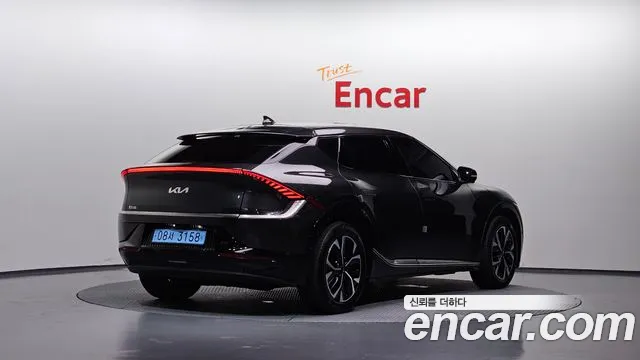 Kia EV6 — Фото автомобиля 2