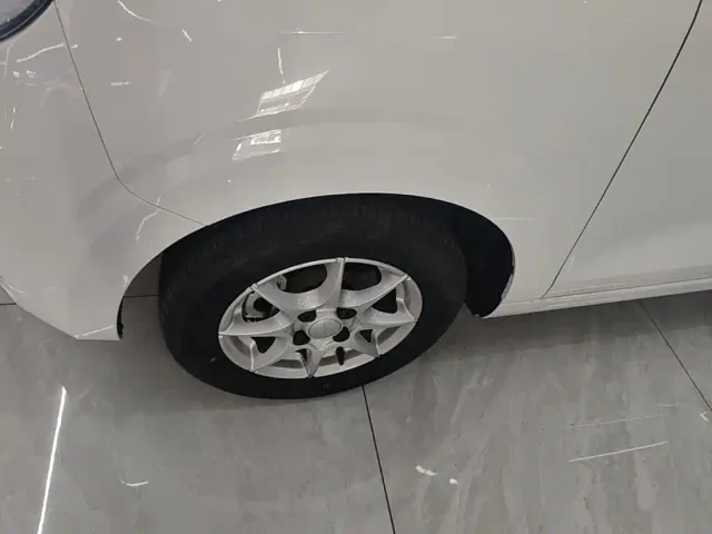 Roewe Clever — Фото автомобиля 22