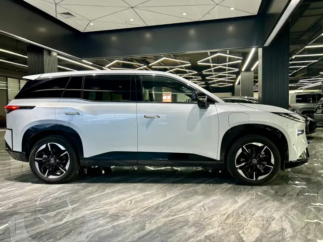 Toyota BoZhi 3X — Фото автомобиля 4