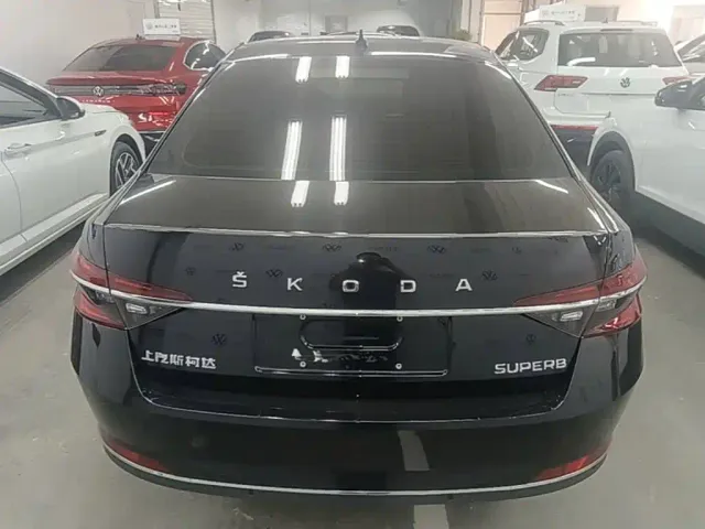 Skoda Superb — Фото автомобиля 5