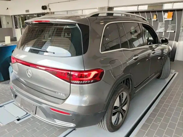 Mercedes-Benz EQB — Фото автомобиля 3