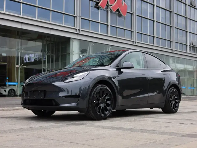 Фотография автомобиля — Tesla Model Y