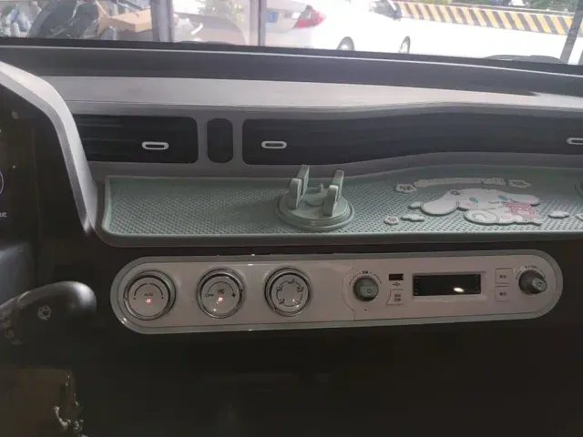 Wuling Hongguang Mini EV — Фото автомобиля 12