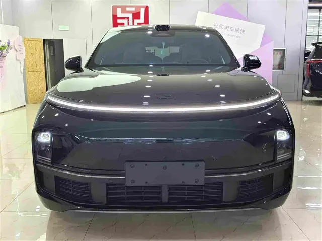 Li Auto L8 — Фото автомобиля 2