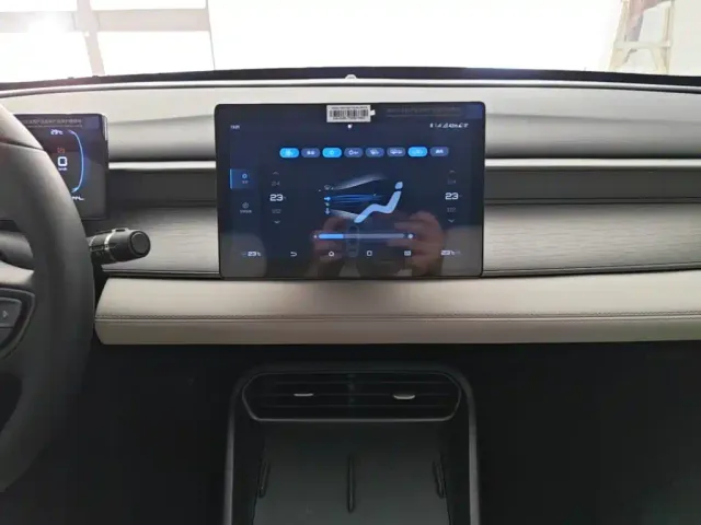 BYD Seal 05 DM-i — Фото автомобиля 12