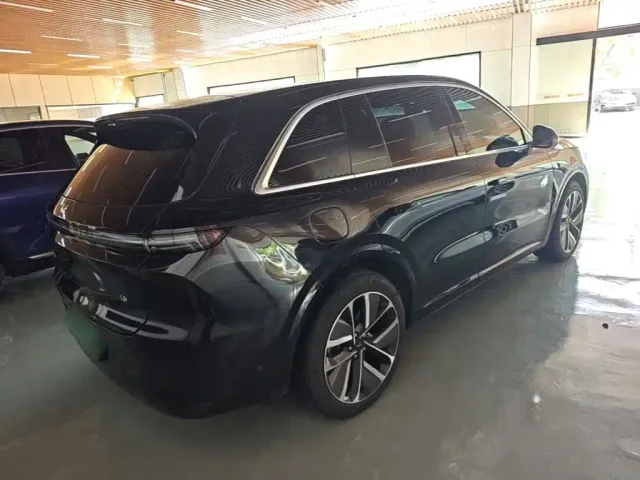 Li Auto L6 — Фото автомобиля 6