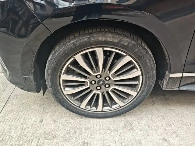Ford Edge — Фото автомобиля 24