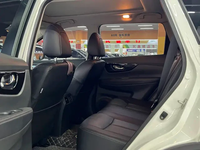 Nissan X-Trail — Фото автомобиля 6