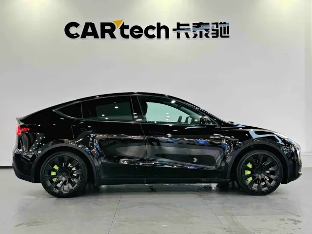 Tesla Model Y — Фото автомобиля 4