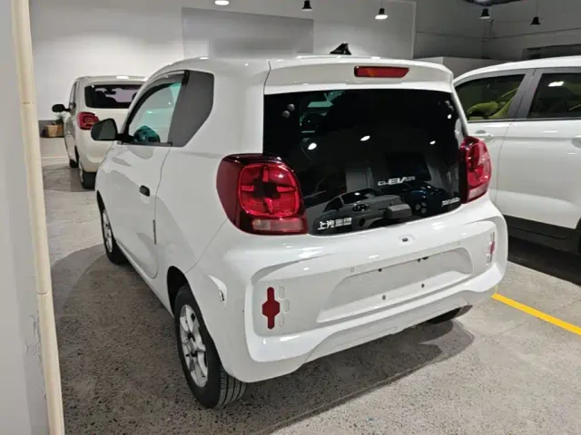 Roewe Clever — Фото автомобиля 4