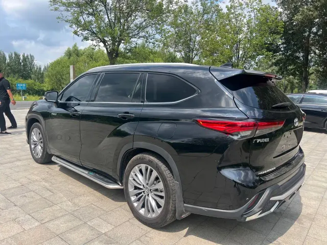 Toyota Highlander — Фото автомобиля 7