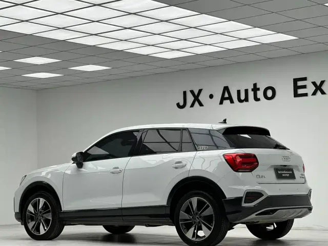 Audi Q2L — Фото автомобиля 22
