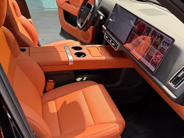 Li Auto L8 — Фото автомобиля 7