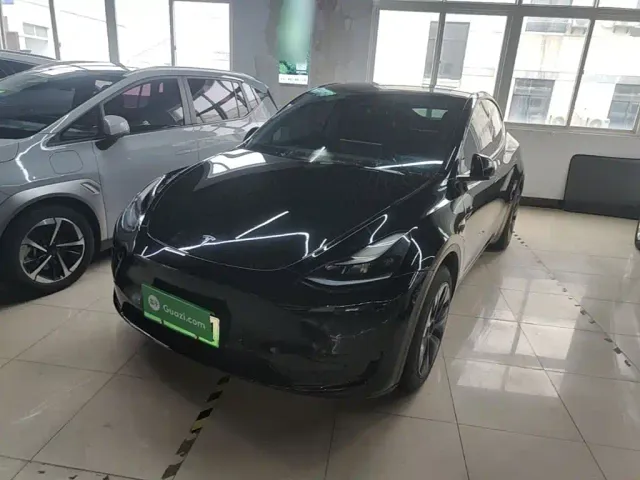Фотография автомобиля — Tesla Model Y