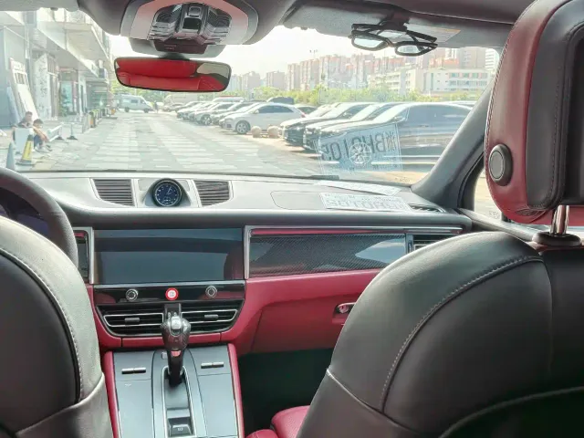 Porsche Macan — Фото автомобиля 8