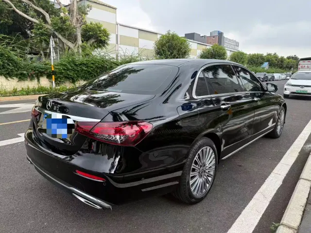 Mercedes-Benz E-Class — Фото автомобиля 7