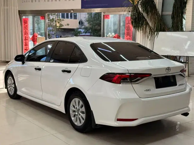 Toyota Corolla — Фото автомобиля 6