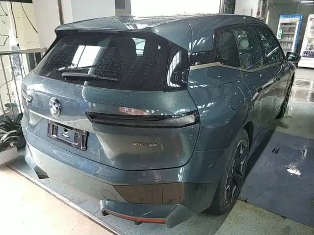 BMW iX — Фото автомобиля 6