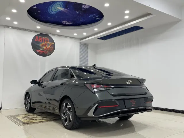 Hyundai Elantra — Фото автомобиля 17